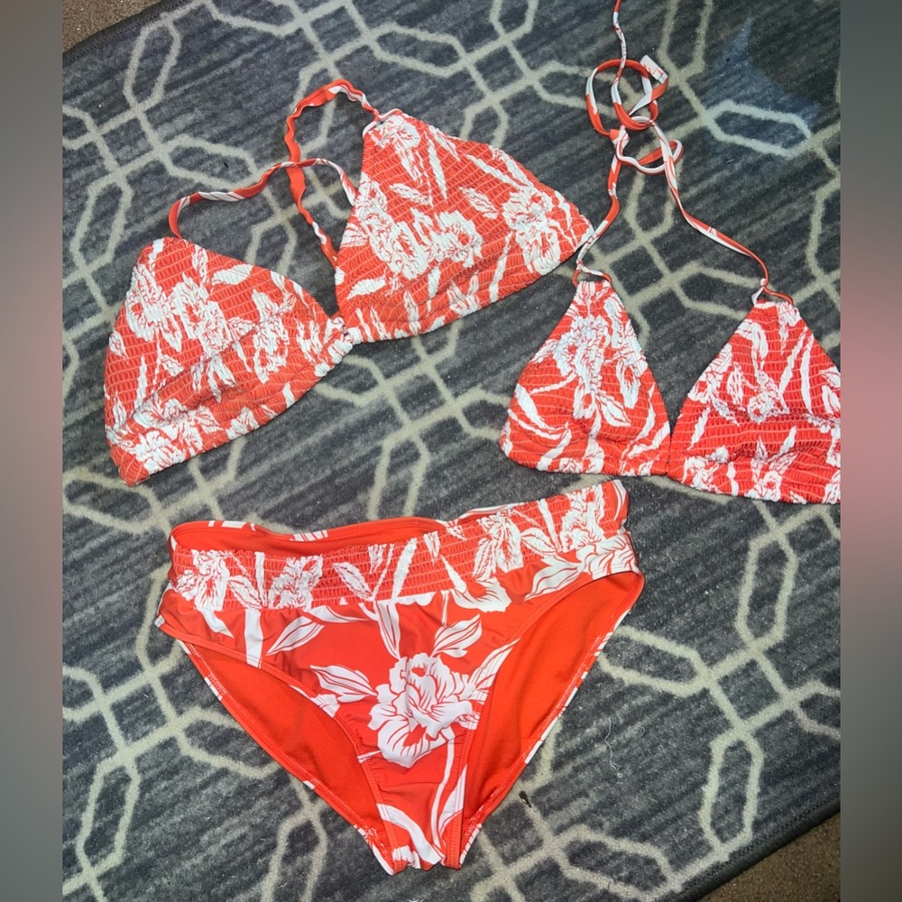Bathing suit - Picture 1 of 4